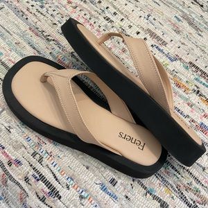 Feners, NWOT, beautiful cream platform slides, 39 **price firm**